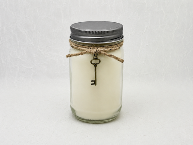 Mason Jar Candle with Key Charm: Southern Charm