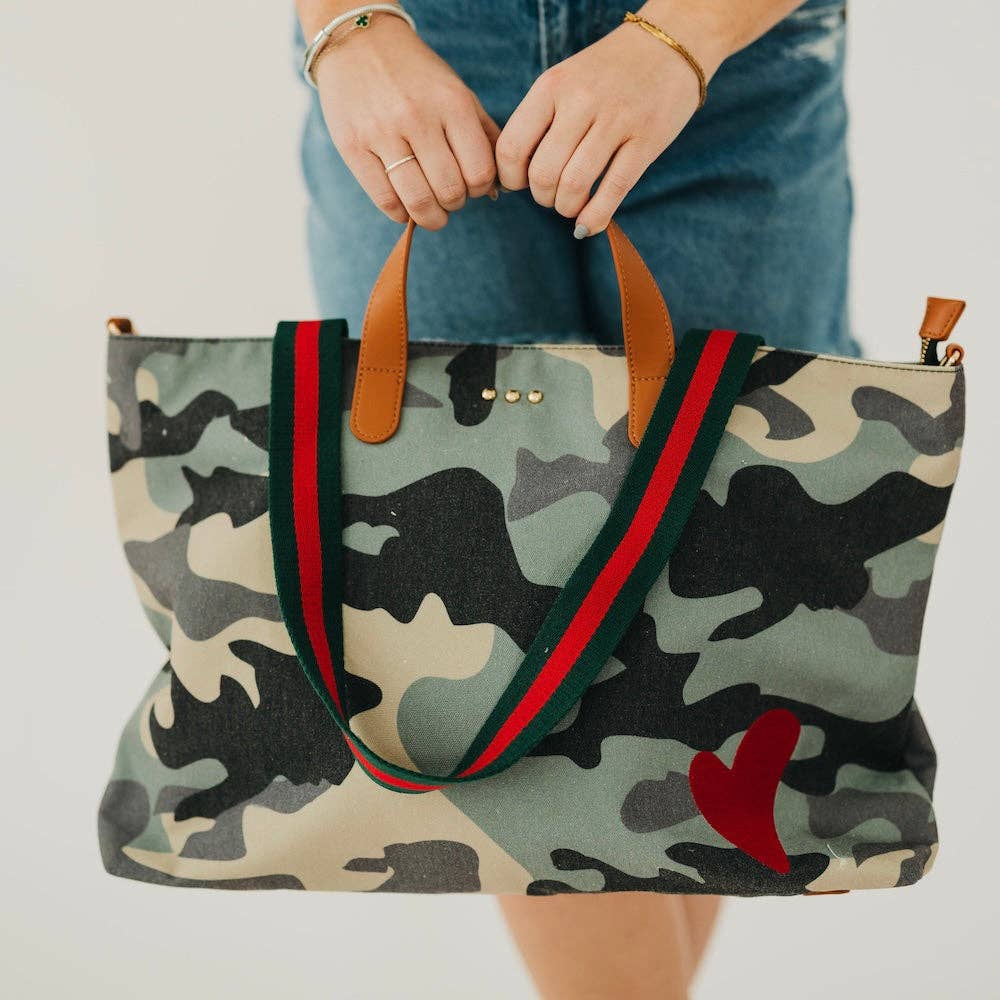 Chelsie Canvas Printed Tote: Camo
