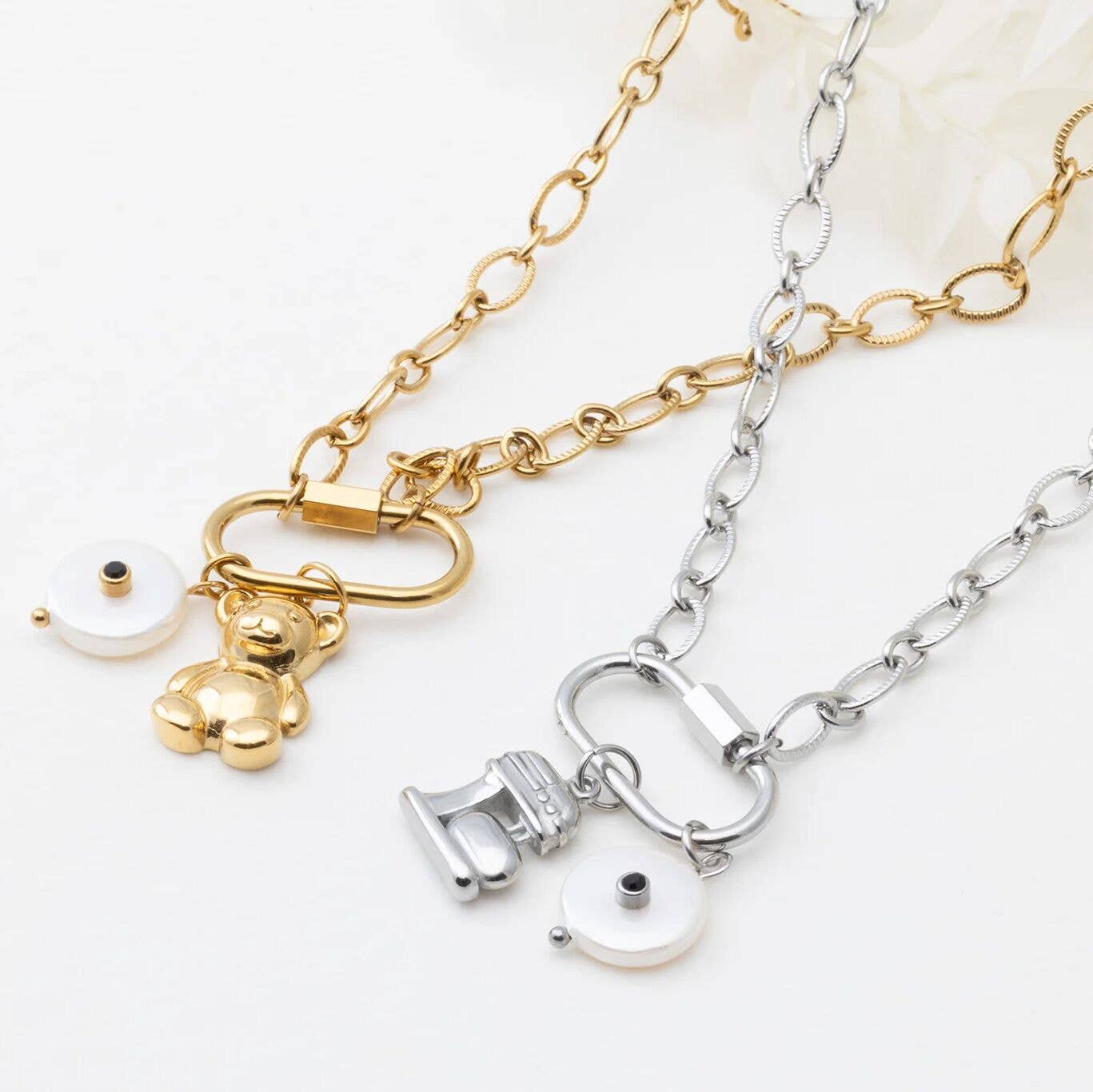 18K Gold PVD Stainless Steel Loop Chain Carabiner Necklace: Gold / 18"+2"