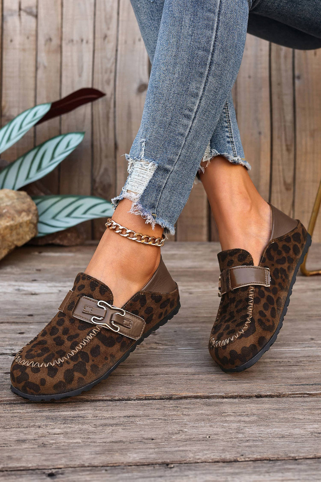 Faux Suede PU Leather Patchwork Retro Buckle Slip On Shoes: Khaki / 9.5(41)