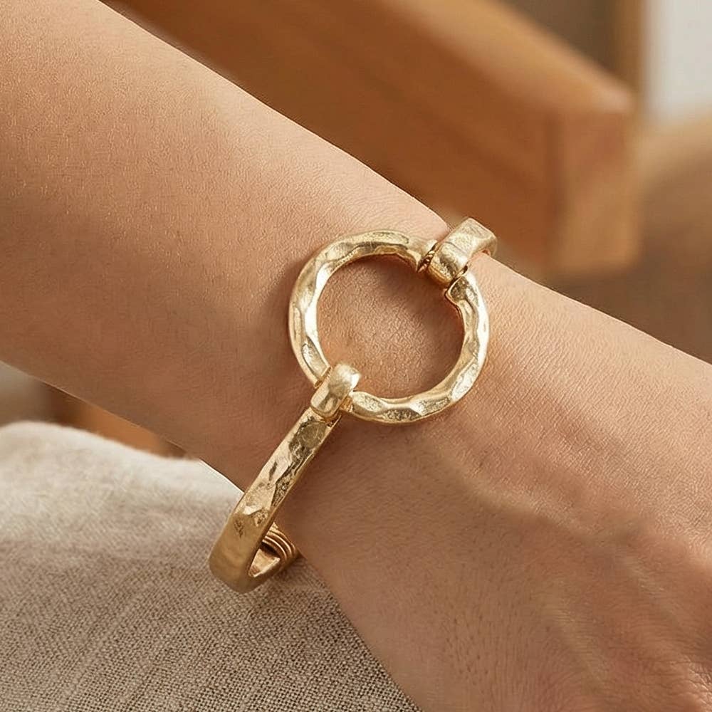 Hammered Circle Bangle Bracelet: WG