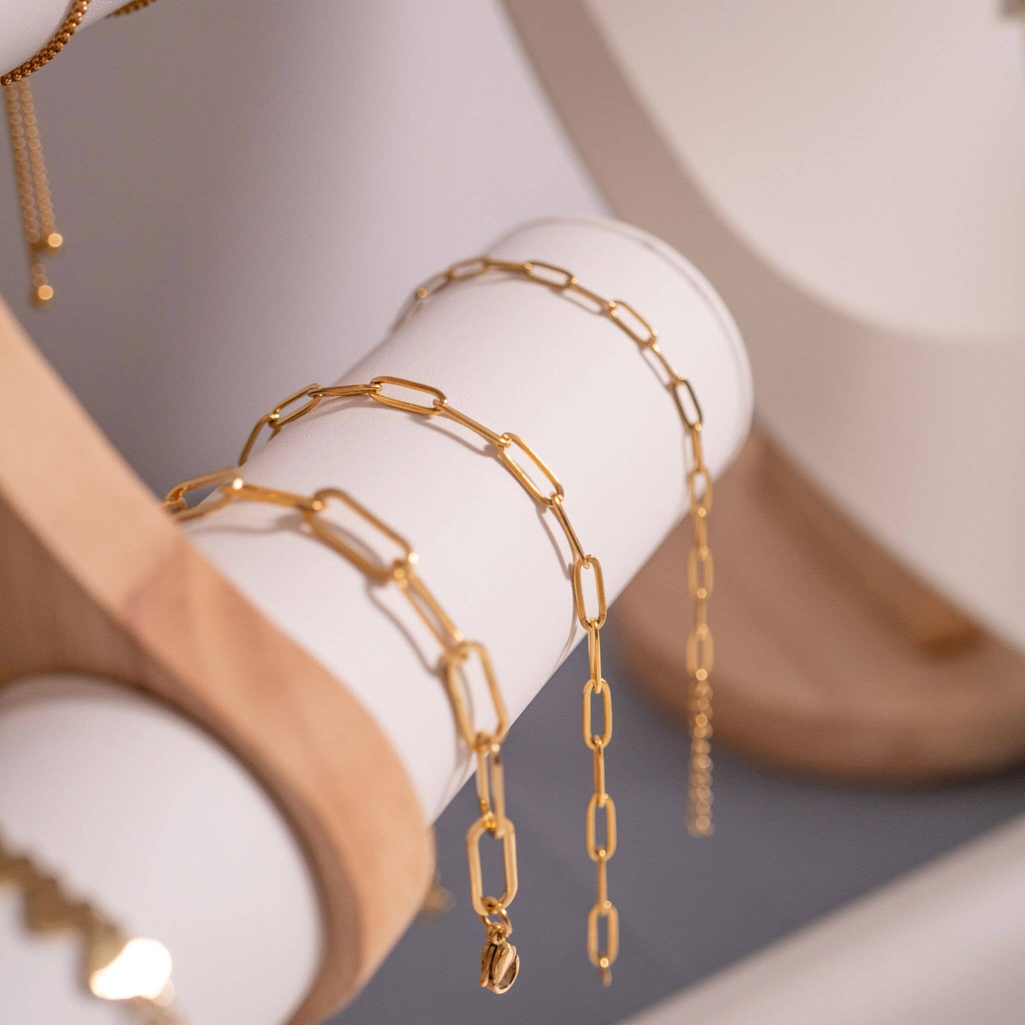Stainless Steel Paperclip Chain Bracelet: Gold / 7"