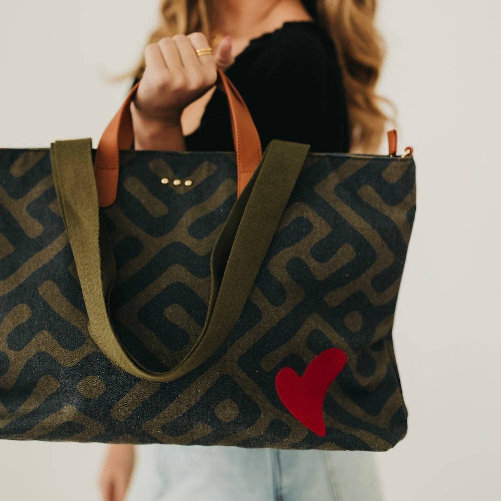 Chelsie Canvas Printed Tote: Camo
