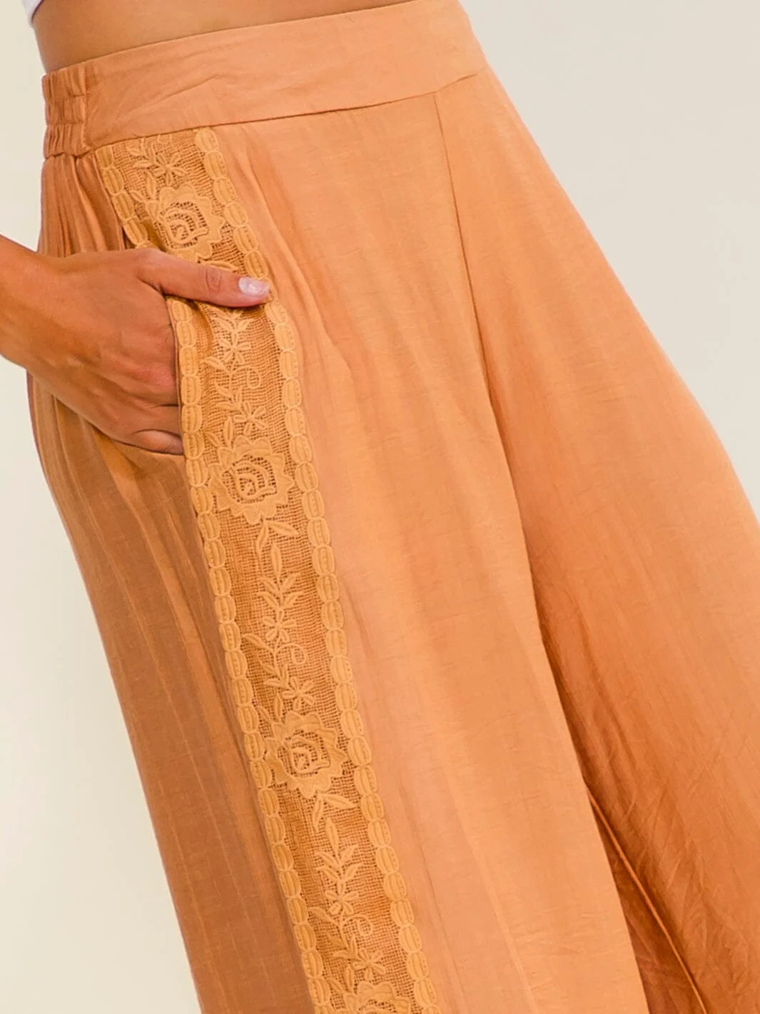Women's Elastic Waist Front Pockets Wide Leg Crochet Trim Pants Camel
