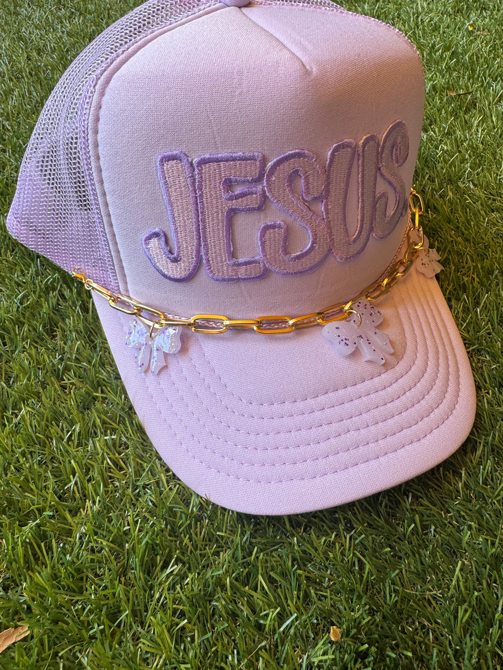 Jesus monochromatic trucker hat with hat chain
