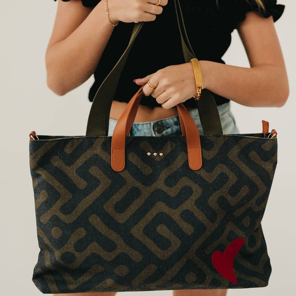 Chelsie Canvas Printed Tote: Camo