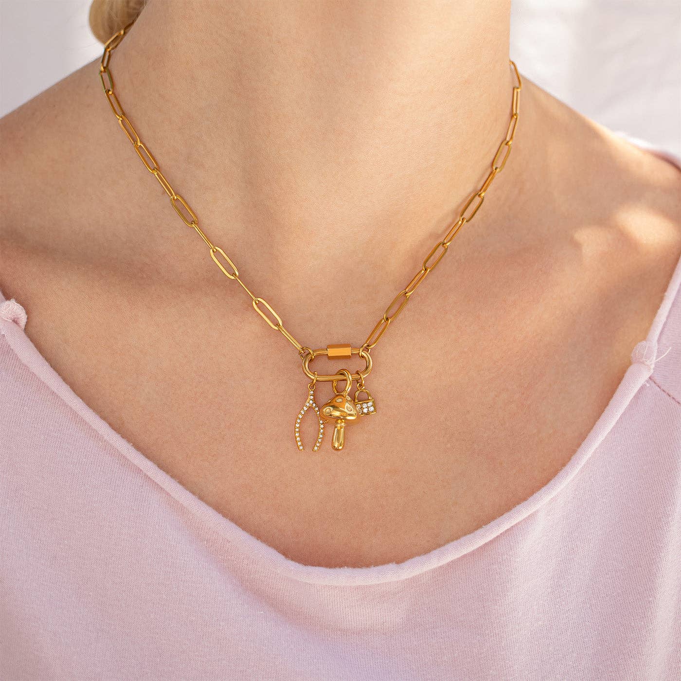 18K Gold PVD Paperclip Carabiner Necklace: Gold / 16+2"