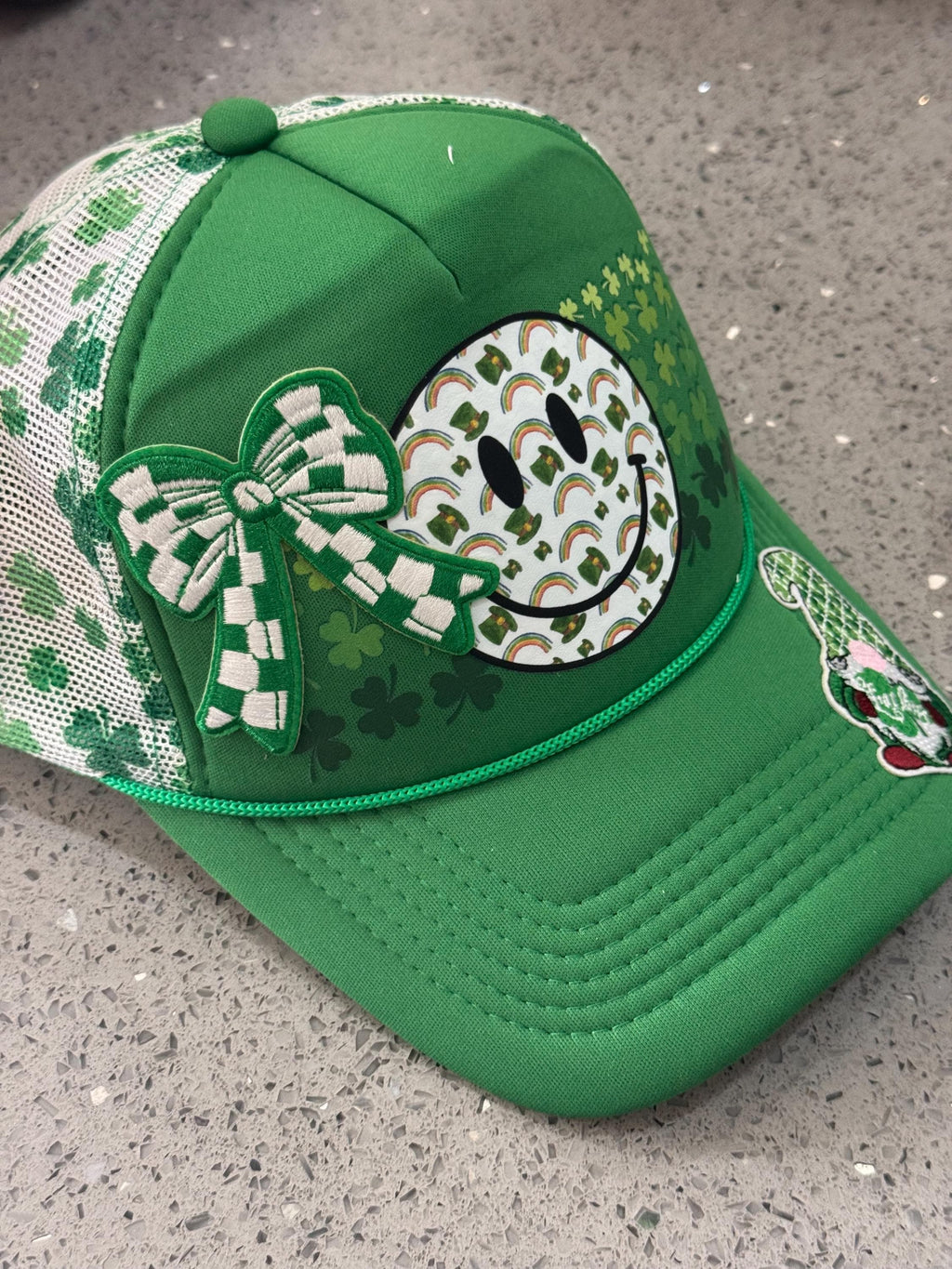 St Patrick’s Day 4 leaf clover mesh trucker hat