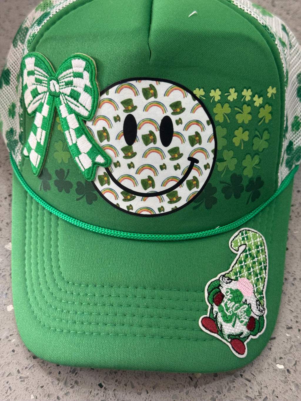 St Patrick’s Day 4 leaf clover mesh trucker hat