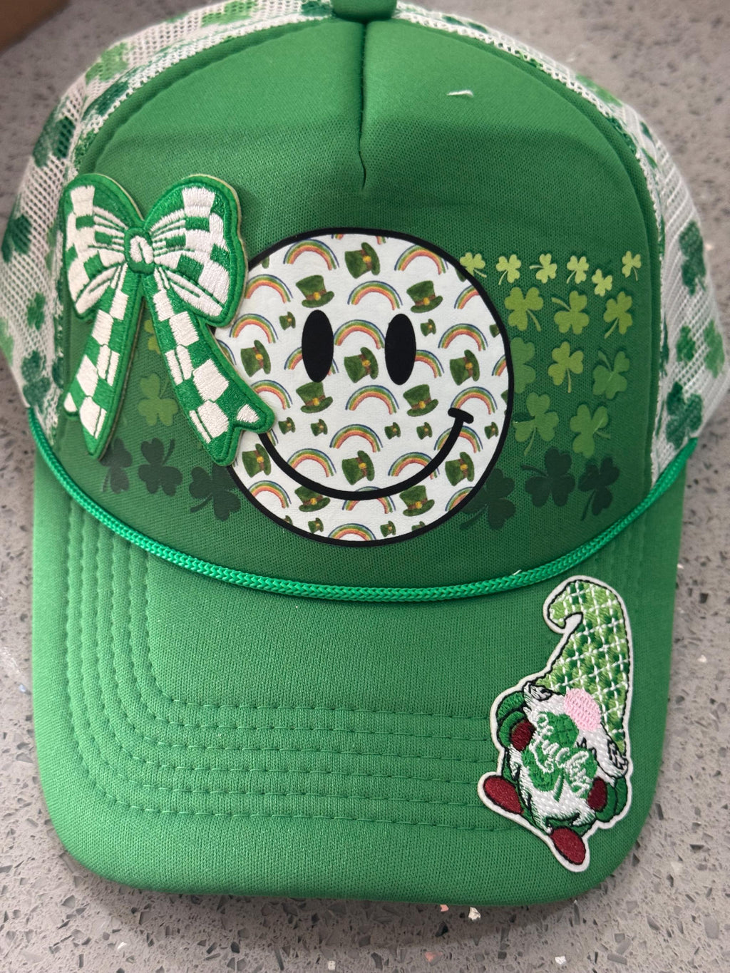 St Patrick’s Day 4 leaf clover mesh trucker hat