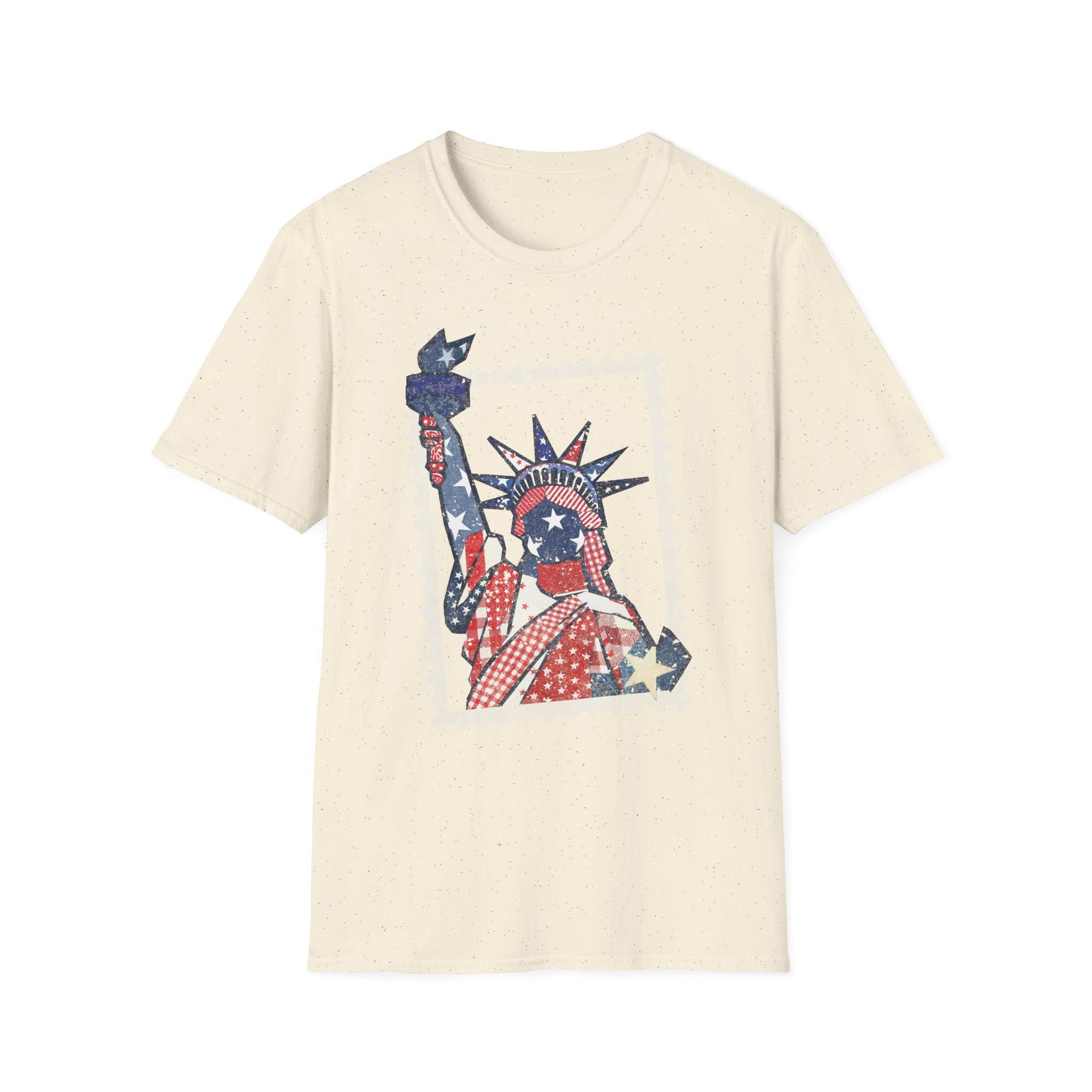 Patriotic Statue of Liberty Illustration T-Shirt | American Flag Graphic